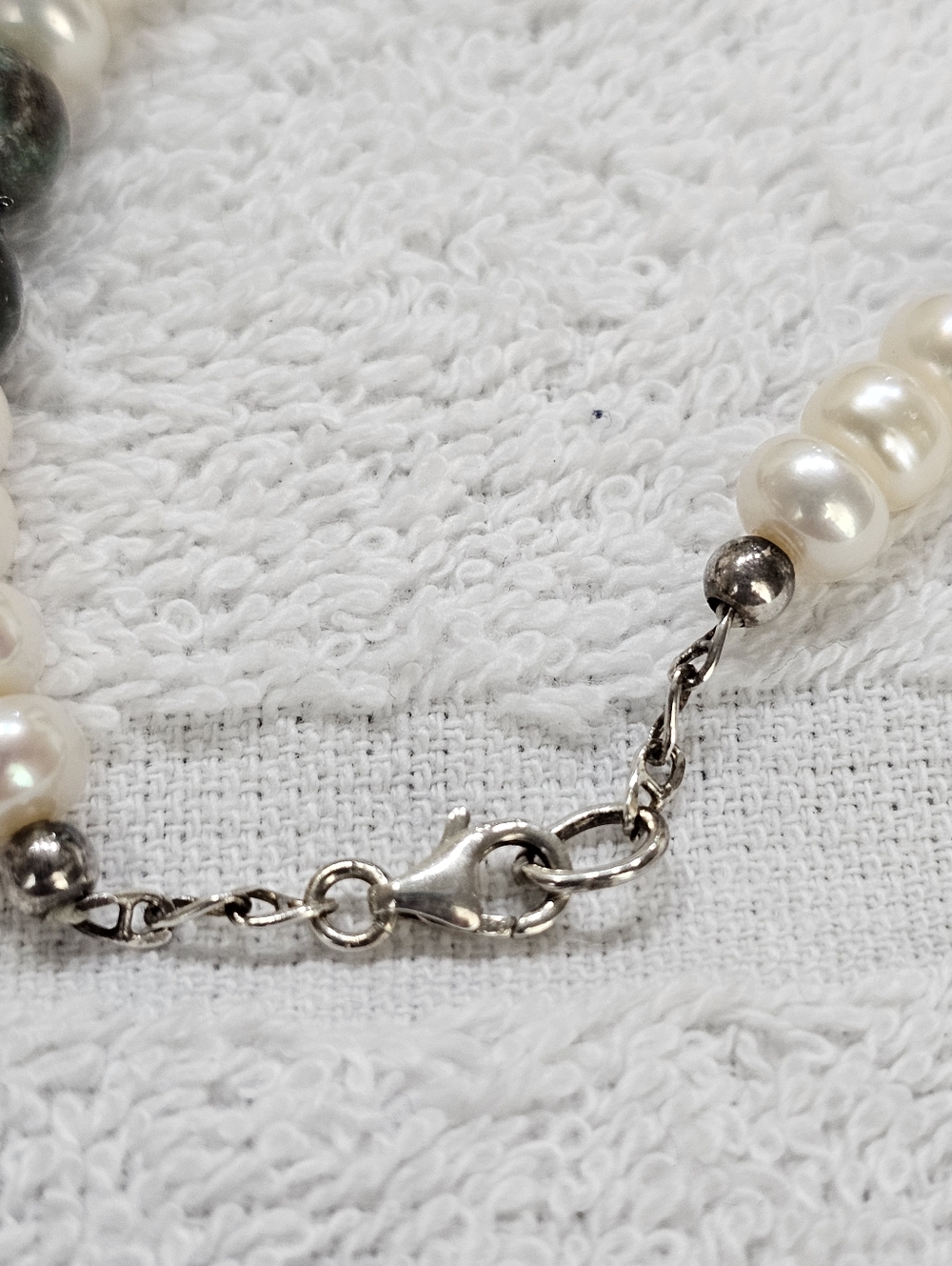 Freshwater Pearls and Kambaba Jasper Bead Bracelet Adjustable up to 7 3/4 Inches - Picture 7 of 8